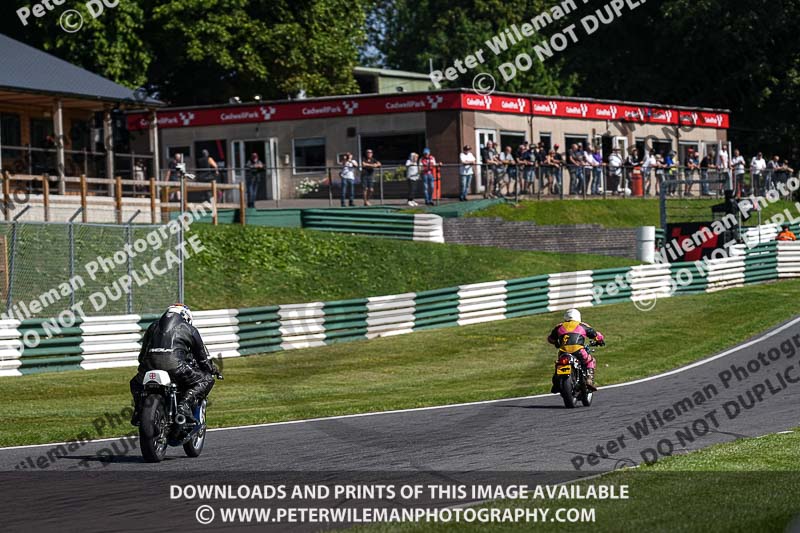 Vintage motorcycle club;eventdigitalimages;mallory park;mallory park trackday photographs;no limits trackdays;peter wileman photography;trackday digital images;trackday photos;vmcc festival 1000 bikes photographs